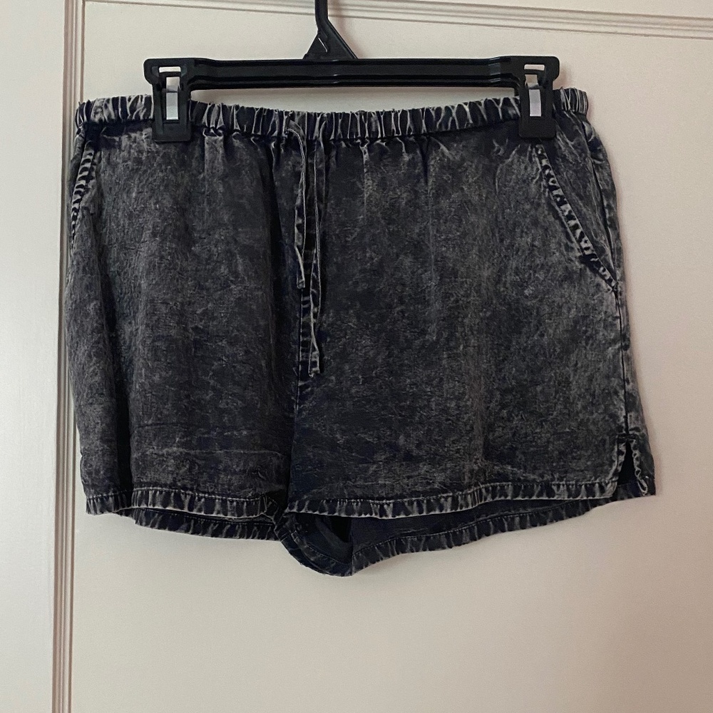 Forever 21 shorts, Size L, dark grey